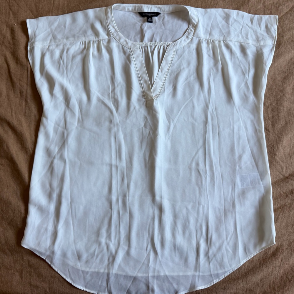 Banana Republic White V-Neck Blouse